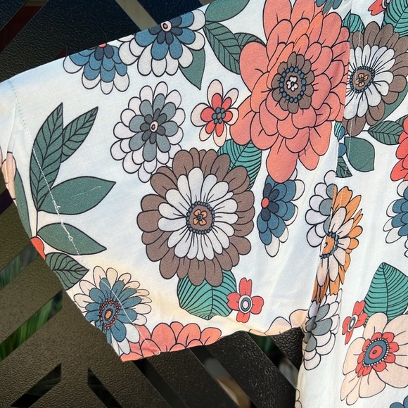 Shirt - Picture 3 of 5